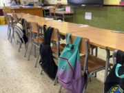 “S’estava millor al pati que a l’aula”: Famílies i docents d’una escola es queixen de la manca de calefacció
