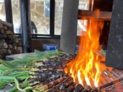 Aquesta masia a 13 minuts de Rubí s’ha procalmat millor calçotada del Vallès Occidental