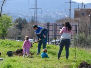 Rubí consagra el Dia de l’Arbre Autòcton amb una plantació popular al parc de Ca n’Alzamora