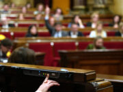 El Parlament aprova tramitar per lectura única la llei que preveu multes de fins a 900.000 euros pels grafits als trens