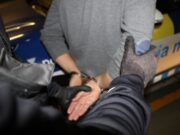 Persecució fins a Rubí: fugida en furgoneta, accident i detenció després d’una baralla amb armes blanques