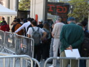 Barcelona habilitarà el pavelló 2 de la Fira de Montjuïc per agilitzar els tràmits de la regularització de migrants
